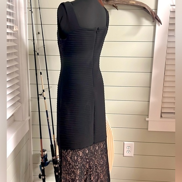 Sangria,Stunning Noir,Ribbed Bodice,Heavy Lace Frilled Lower over Cream,Size 10 - Picture 12 of 17